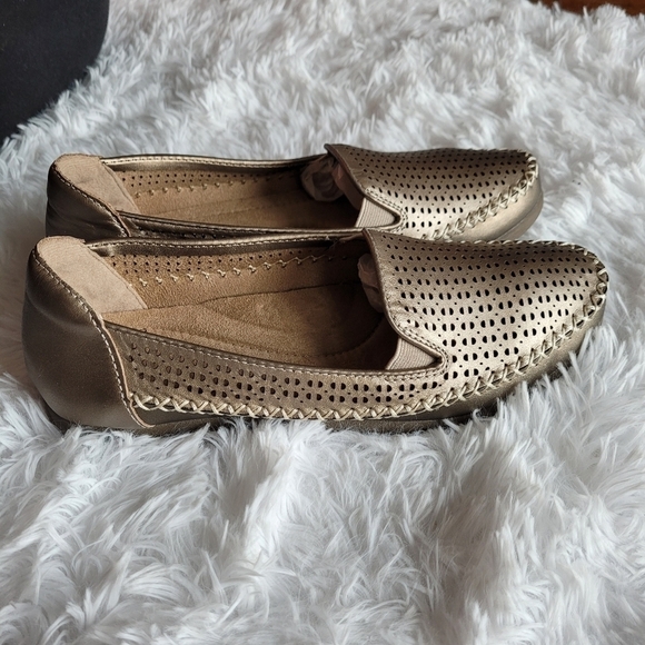 Earth Origins Lark Lizzy Slip-On - Picture 4 of 7